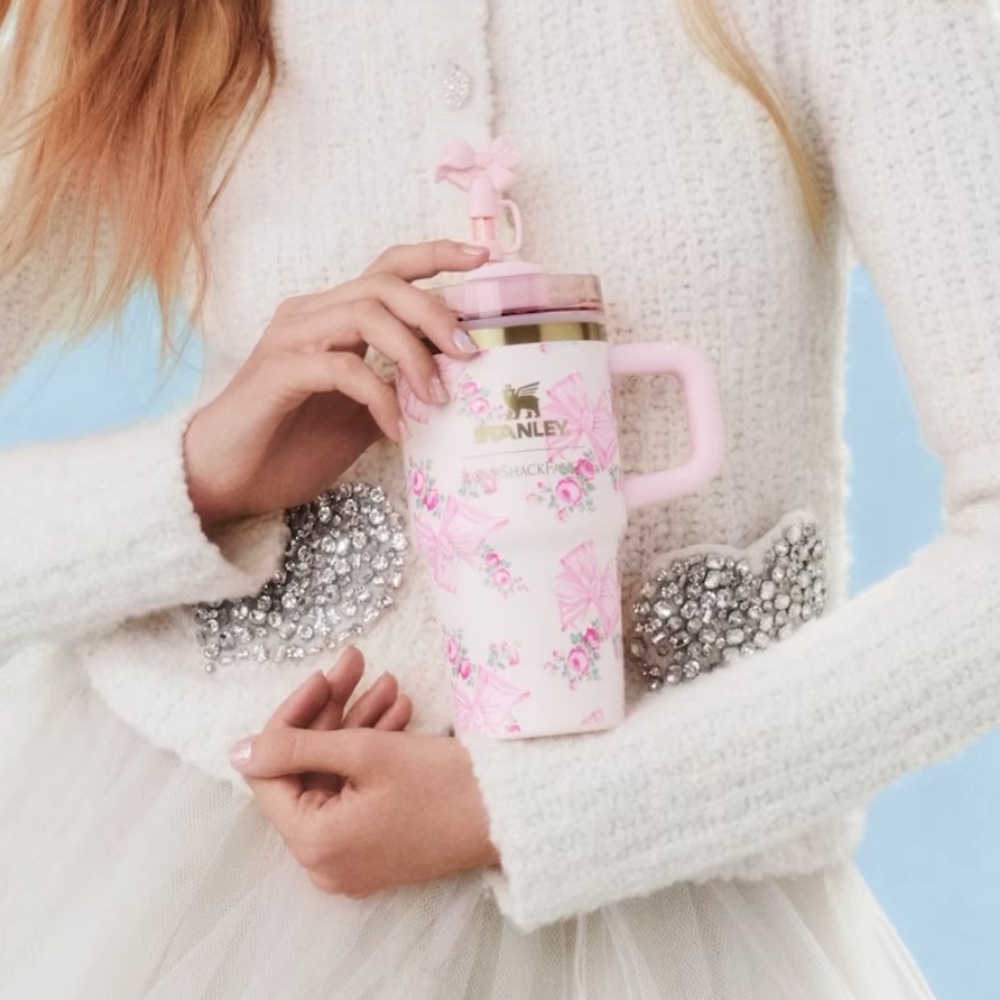 Stanley X LoveShackFancy Holiday Quencher | 20 OZ - Rosa Beaux Pink